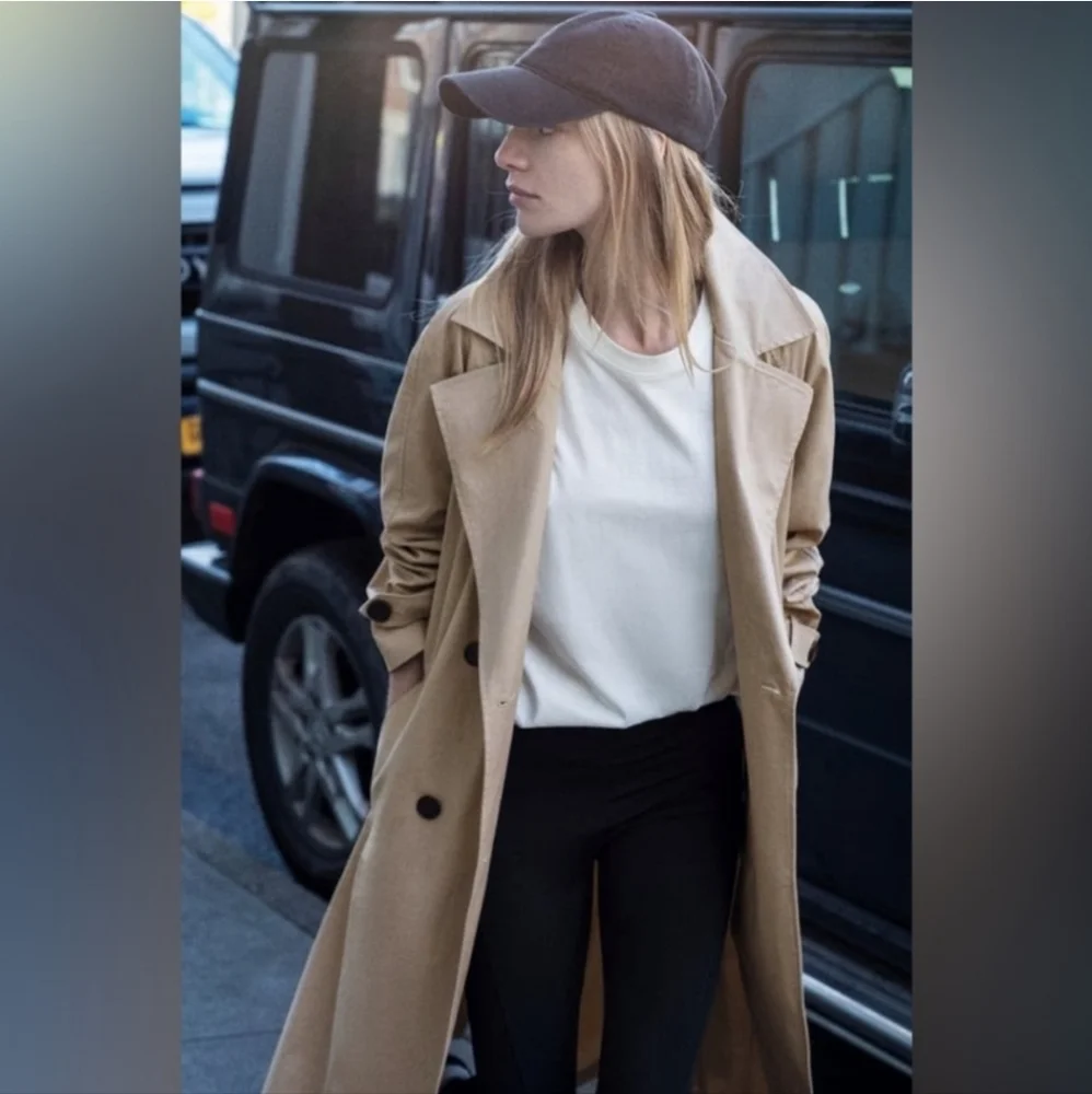 ❌️SOLD❌️CLASSIC BELTED TOPCOAT SIZE M - Picture 2 of 9